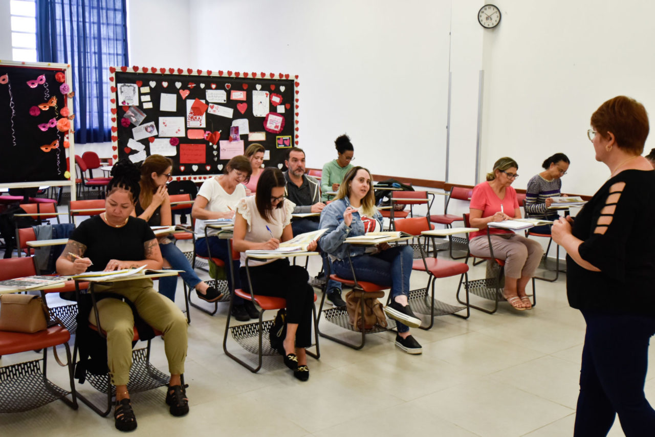 Centro de Línguas abre mais de mil vagas em cursos gratuitos de idiomas