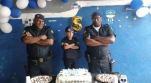 guardas participam de festa de aniversário de menino em várzea paulista