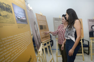 Visitantes na exposição do Holocausto em Jundiaí 
