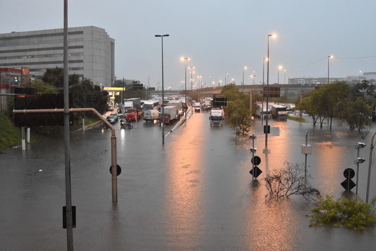 Temporal Provoca Alagamentos E Coloca SP Em Estado De Atenção | Notícias