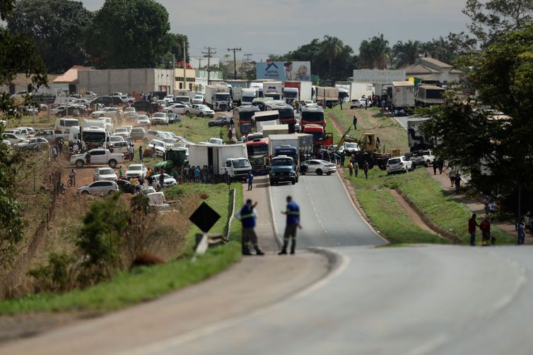 STF confirma ordem para liberação de rodovias bloqueadas no país