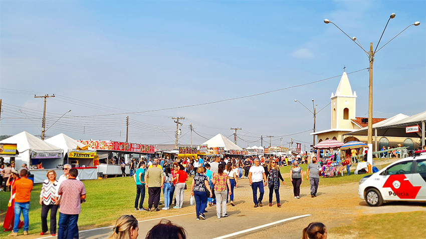 Festa do Morango ganha mais um final de semana e começa neste sábado (29)